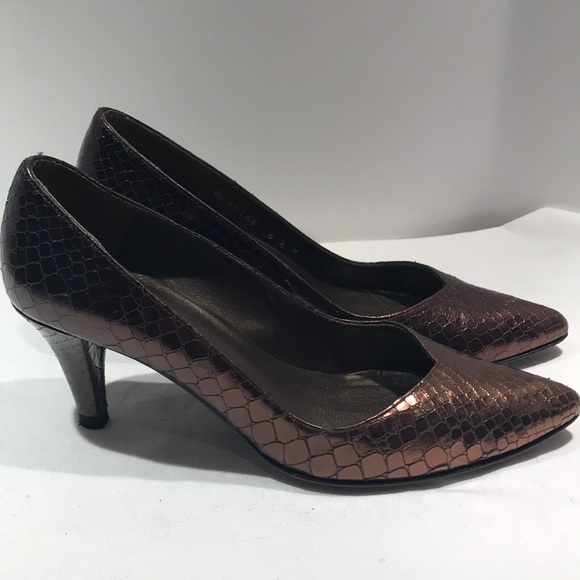 Stuart Weitzman dark copper snake print size 6.5 - Picture 5 of 11